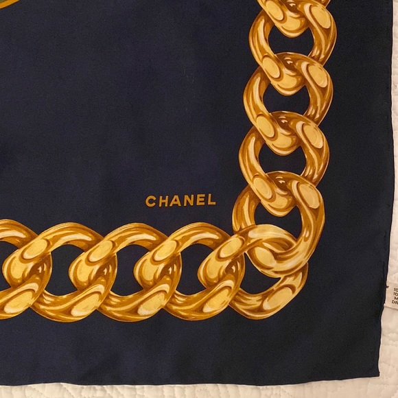Chanel coco square silk scarf - Picture 7 of 14